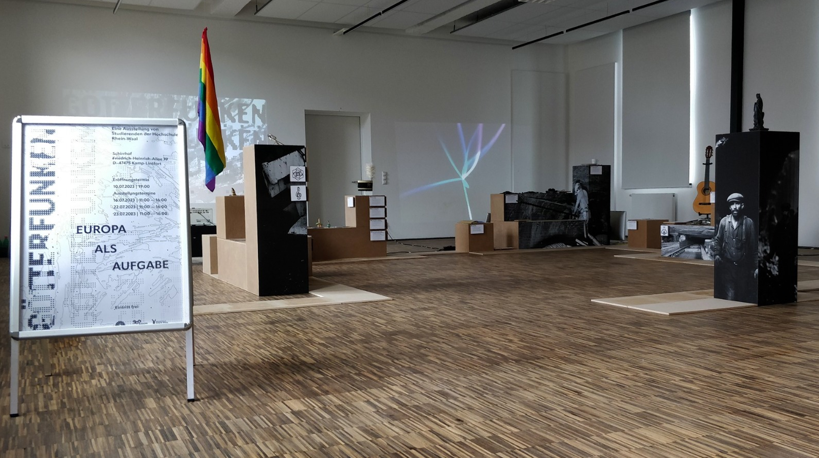 Exhibition space for GÖTTERFUNKEN